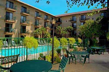 Oxnard Hotel 3*