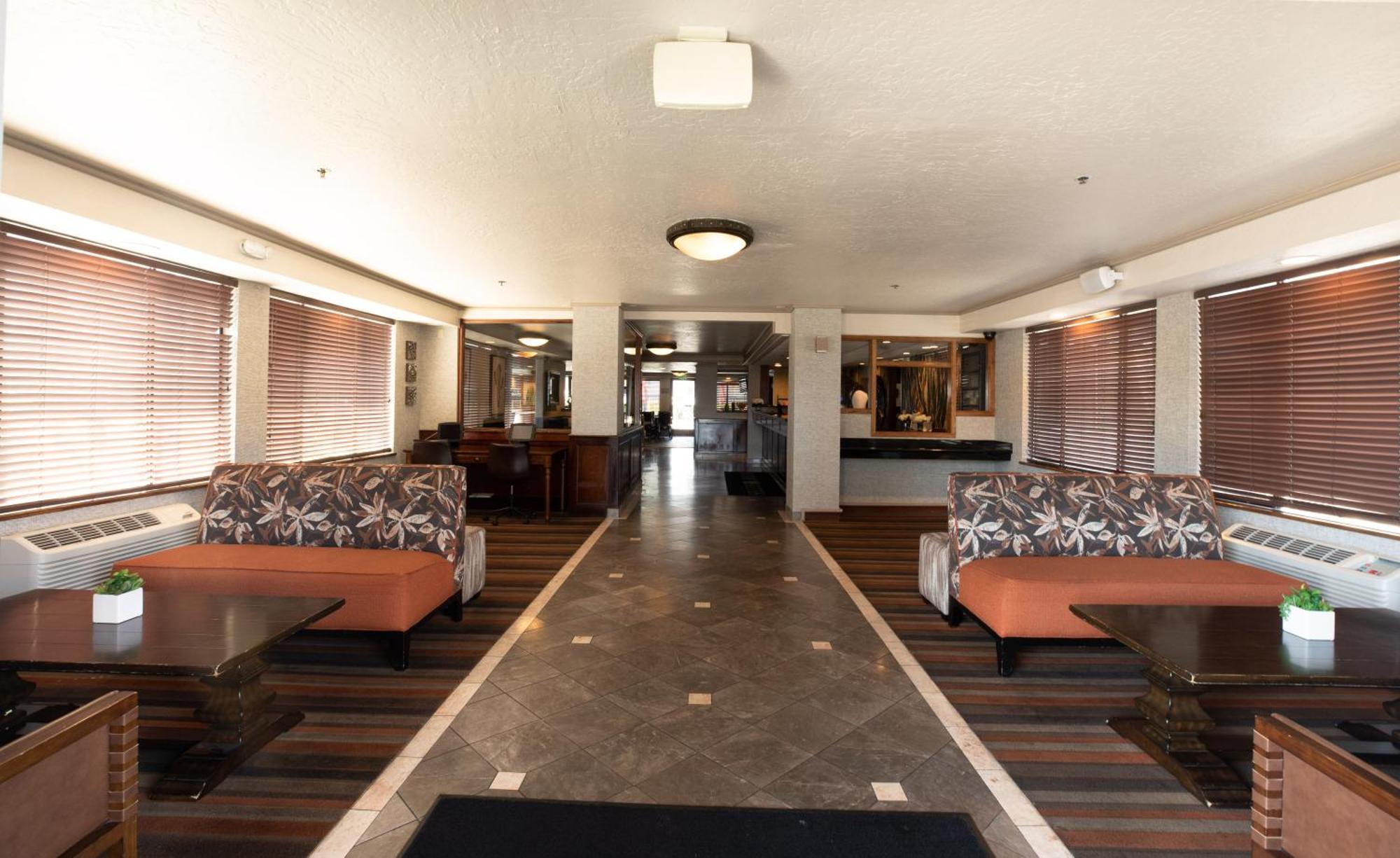 Oxnard 3* Lancaster