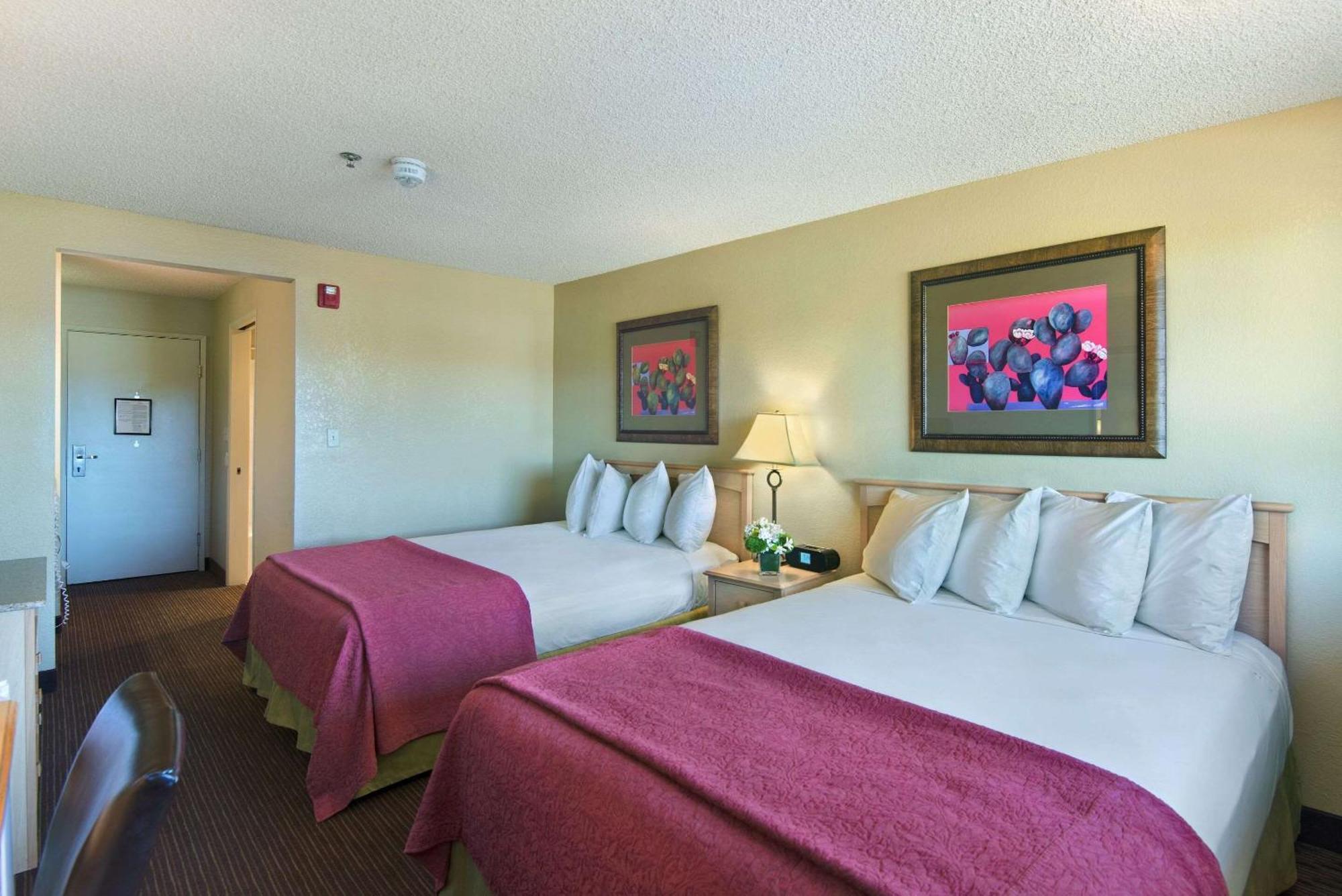 Oxnard Hotel